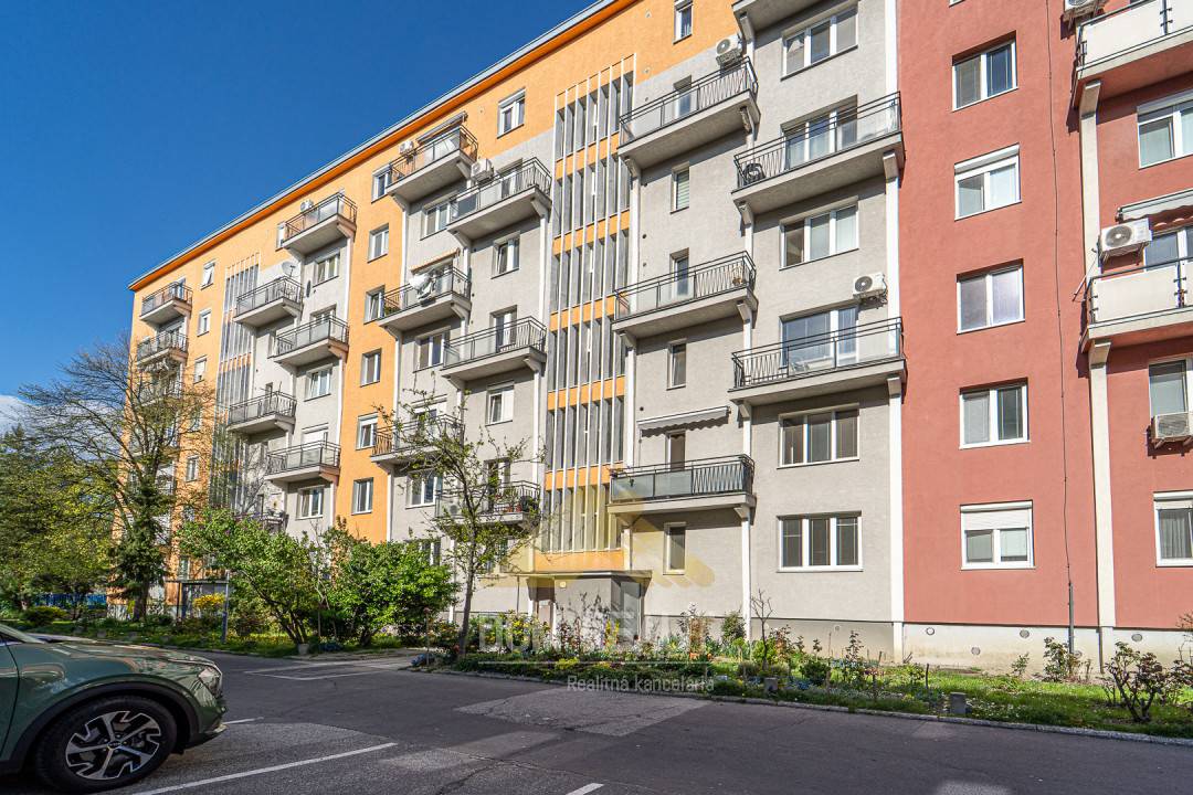 Nehnutelnost DOM-REALÍT / 2izb byt s možnosťou na 3izb v žiadanej lokalite Ružinova