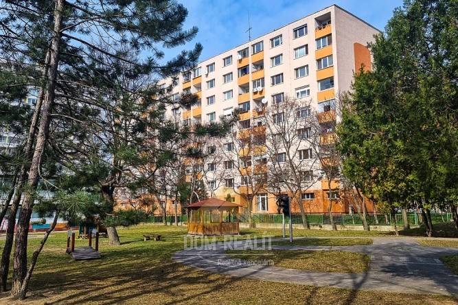 Nehnutelnost DOM REALÍT, 3-izb. byt v RETRO štýle, Gessayova ulica