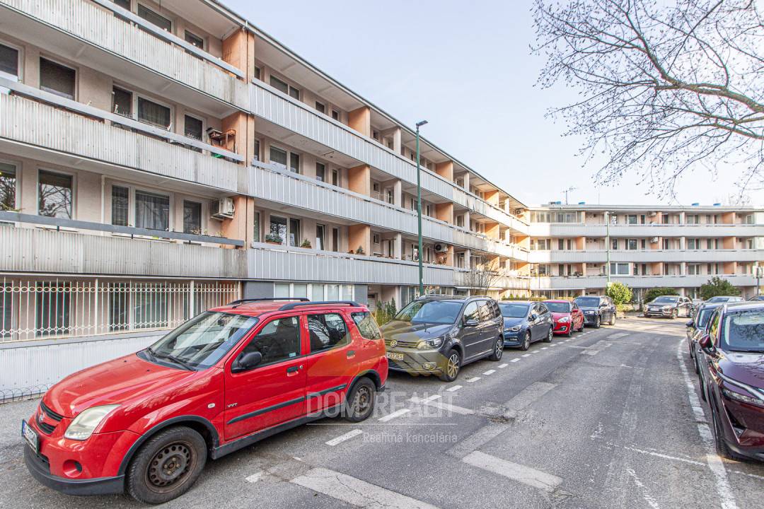 Nehnutelnost DOM-REALÍT, 3-izbový byt pri lese