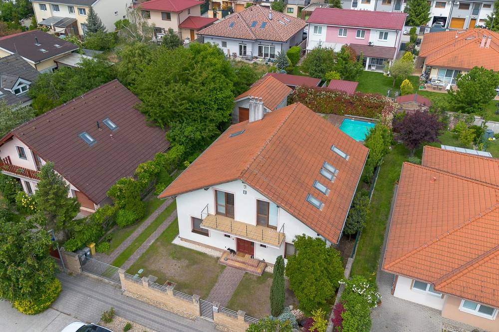 Nehnuteľnosť DOM REALÍT,- 5-izbový dom, Dunajská Lužná