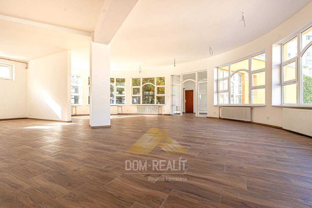 Nehnutelnost DOM-REALÍT, - Obchodný/prevýdzkový objekt na sídlisku v Karlovej Vsi