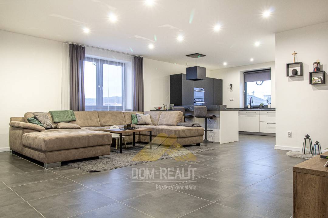 Nehnutelnost DOM-REALÍT,  ponúka krásnu novostavbu 3- izbového RD v obci Pohranice