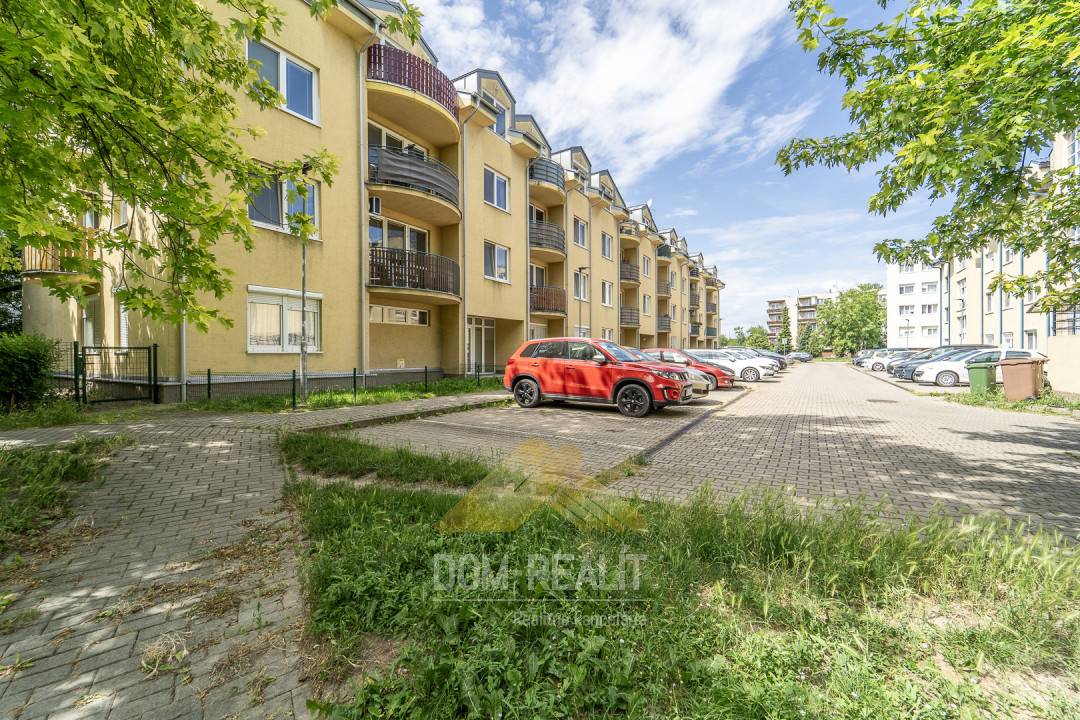 Nehnutelnost DOM-REALÍT,- REZERVOVANÝ  3 izbový byt na Geologickej ulici v Bratislave, časť Podunajské Biskupice