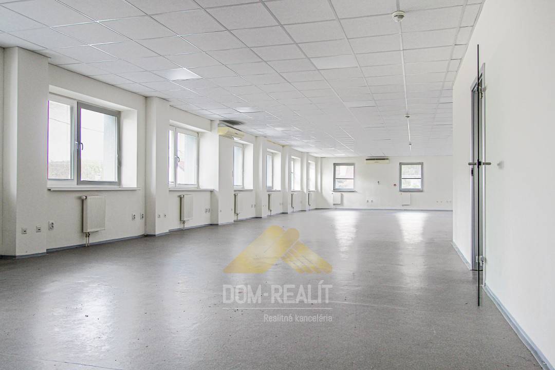 Nehnutelnost DOM-REALÍT,  ponúka na prenájom kancelárske priestory v časti Nitra - Staré Mesto