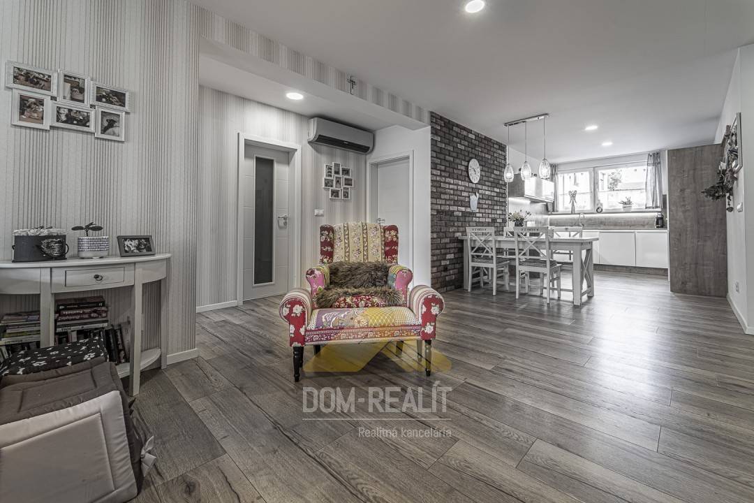 Nehnutelnost DOM-REALIT ponúka  nadštandardný 4 izbový byt v dome so záhradou a bazénom