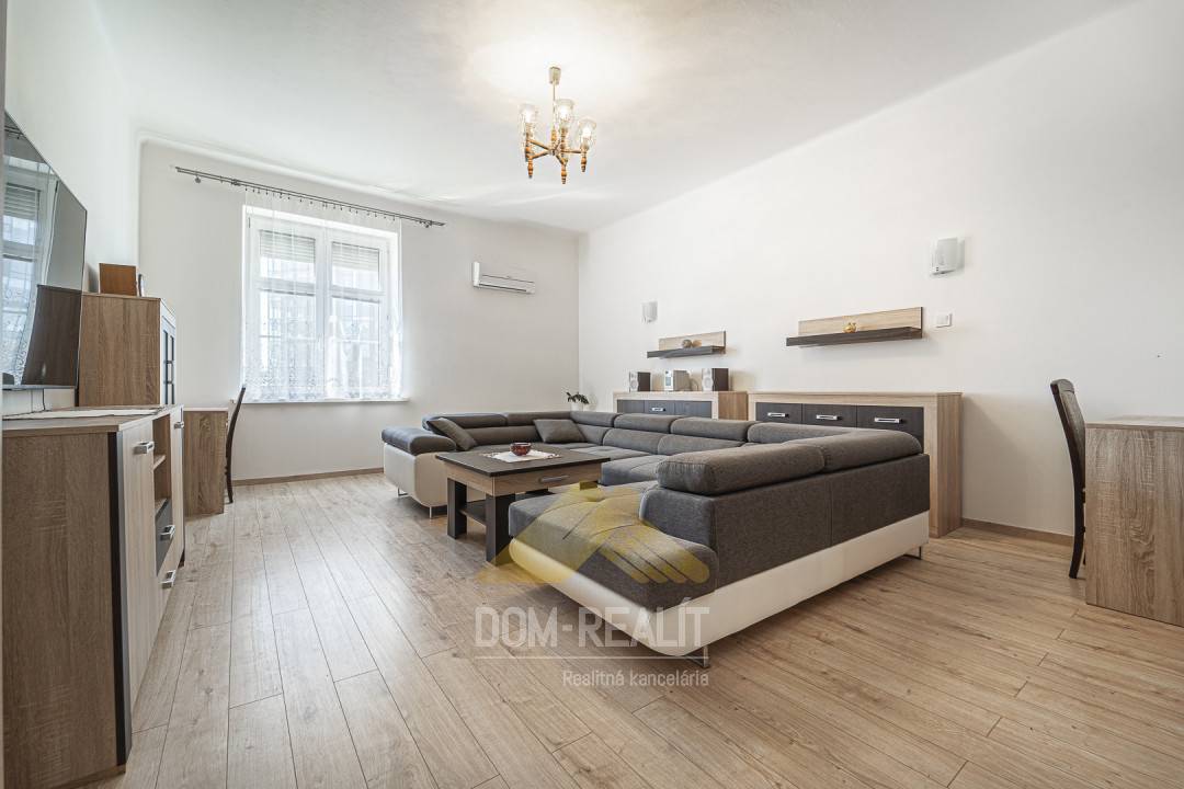 Nehnutelnost RADOVAN VARGA ponúka  na prenájom 2,5 izbový zariadený klimatizovaný byt na skok od Centrálu - Trnavská cesta 7